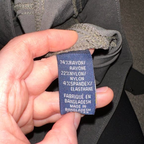 Reitmans Size 13 Dark Olive Grey Gray Dress Short Capri Pants - Picture 5 of 7